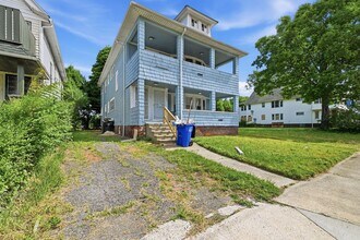 Building Photo - 11611 Fairport Ave