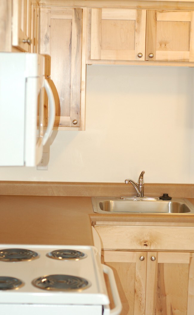 Foto del edificio - 145 E Center St