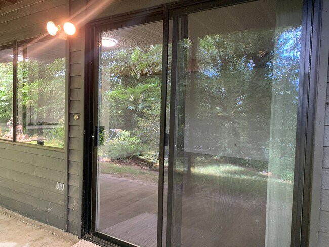 Building Photo - E1504