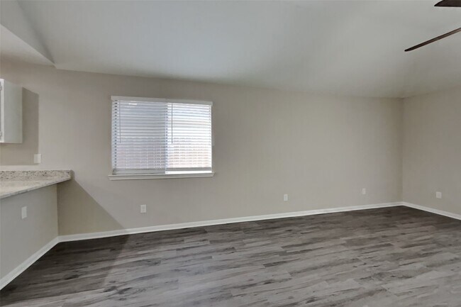 Foto del edificio - 18131 Gravenhurst Ln