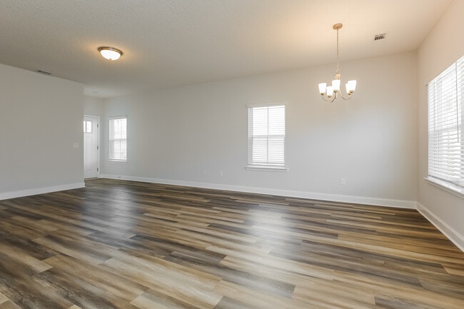 Building Photo - 118 Chaffseed Cir