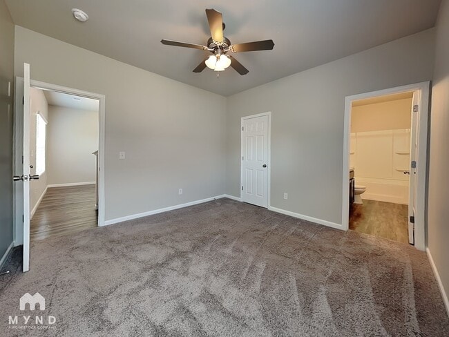 Foto del edificio - 799 The Heights Ln