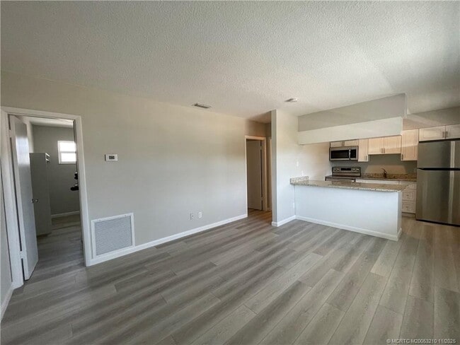 Foto del edificio - 661 Hernando St