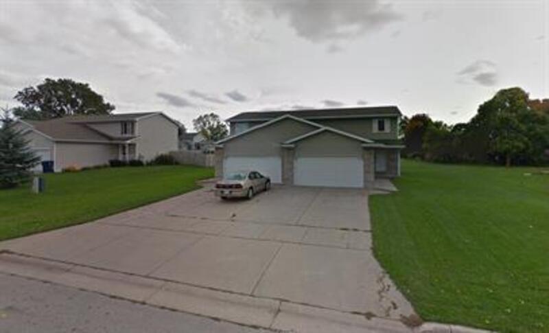 Foto del edificio - 448-450-450 Janet Ln