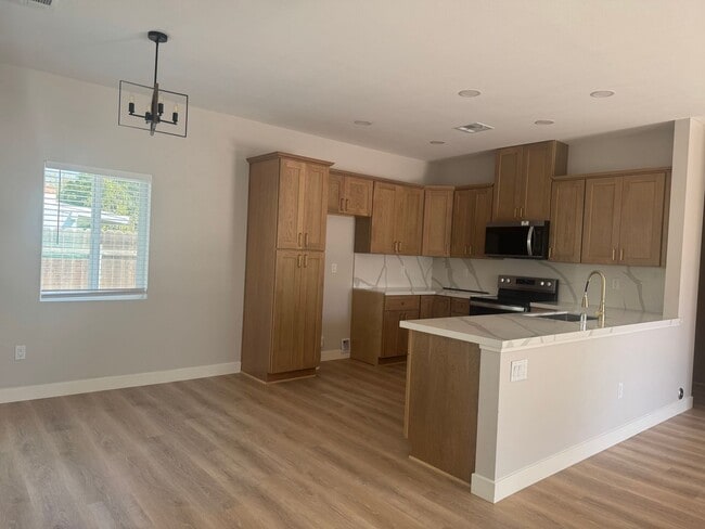 Building Photo - 4581 Rubidoux Ave