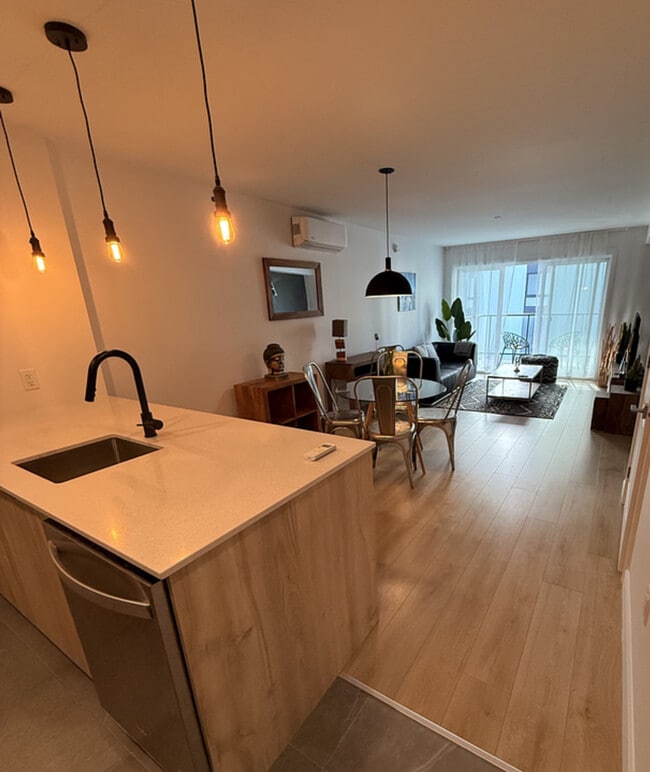 Building Photo - 2947F Rue du Grand Voyer