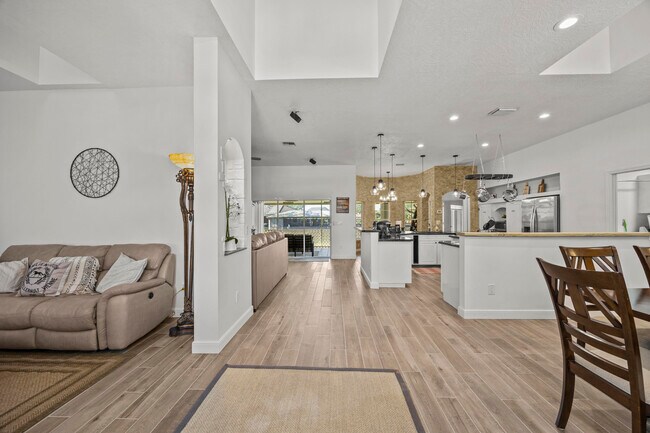 Foto del edificio - 1782 Clydesdale Ave