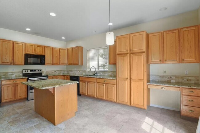 Building Photo - 20734 E Peakview Pl
