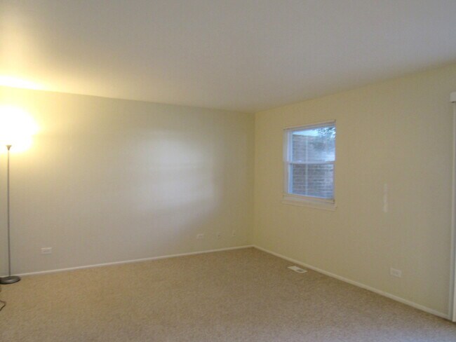 Building Photo - 2790 Glasgow Ct