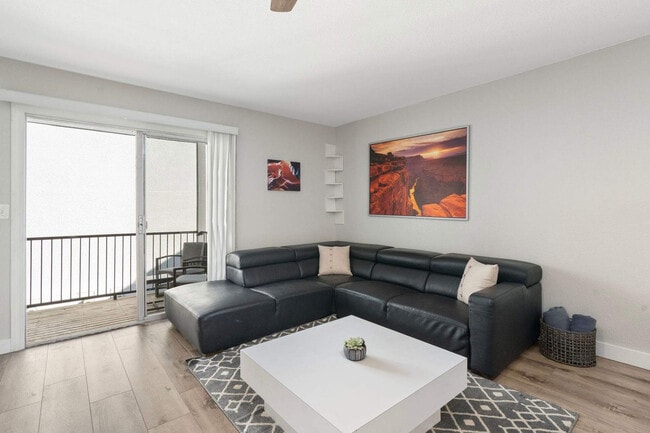 Foto del edificio - 740 W Elm St