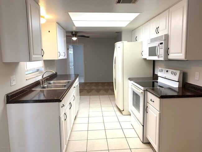 Foto del edificio - 609 Croton Rd