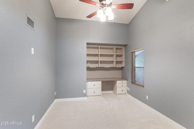 Building Photo - 5317 E Kathleen Rd