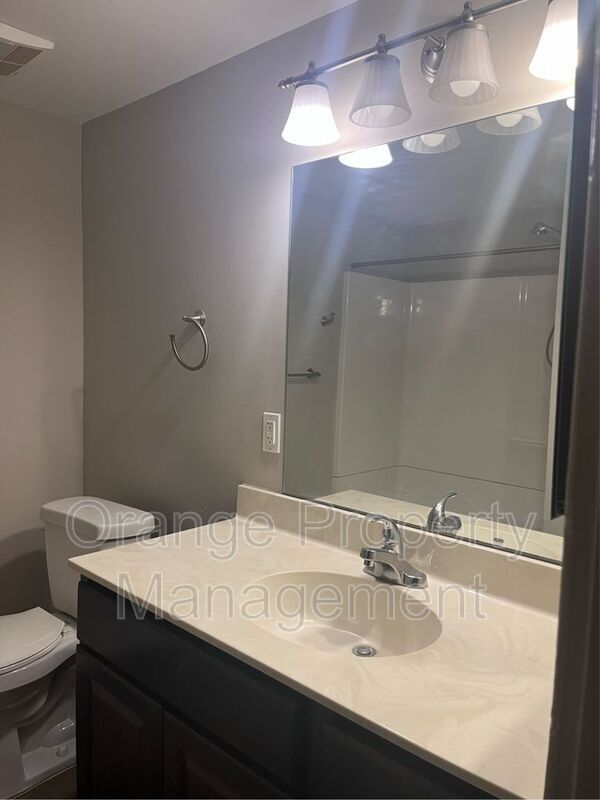 Photo - 3302 Burt St Apartment