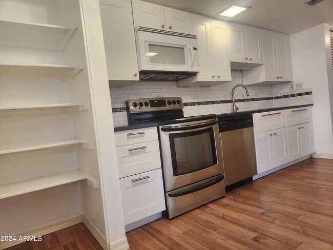 Building Photo - 1730 W Emelita Ave