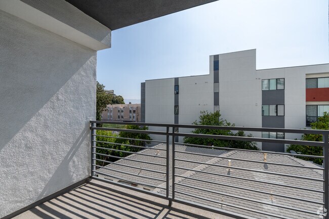 Building Photo - The Luxe Residential