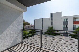 Building Photo - The Luxe Residential