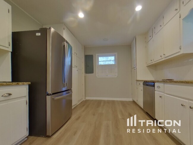 Foto del edificio - 4142 Pine Valley Dr