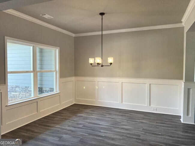 Building Photo - 90 Hawthorn Ln