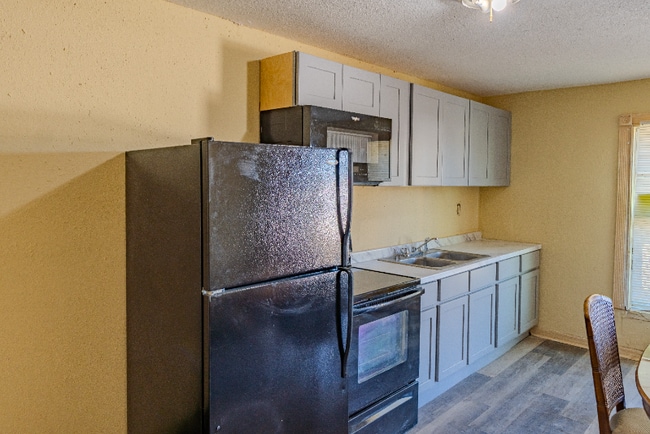 Foto del edificio - 804 M.L.K. Blvd NE