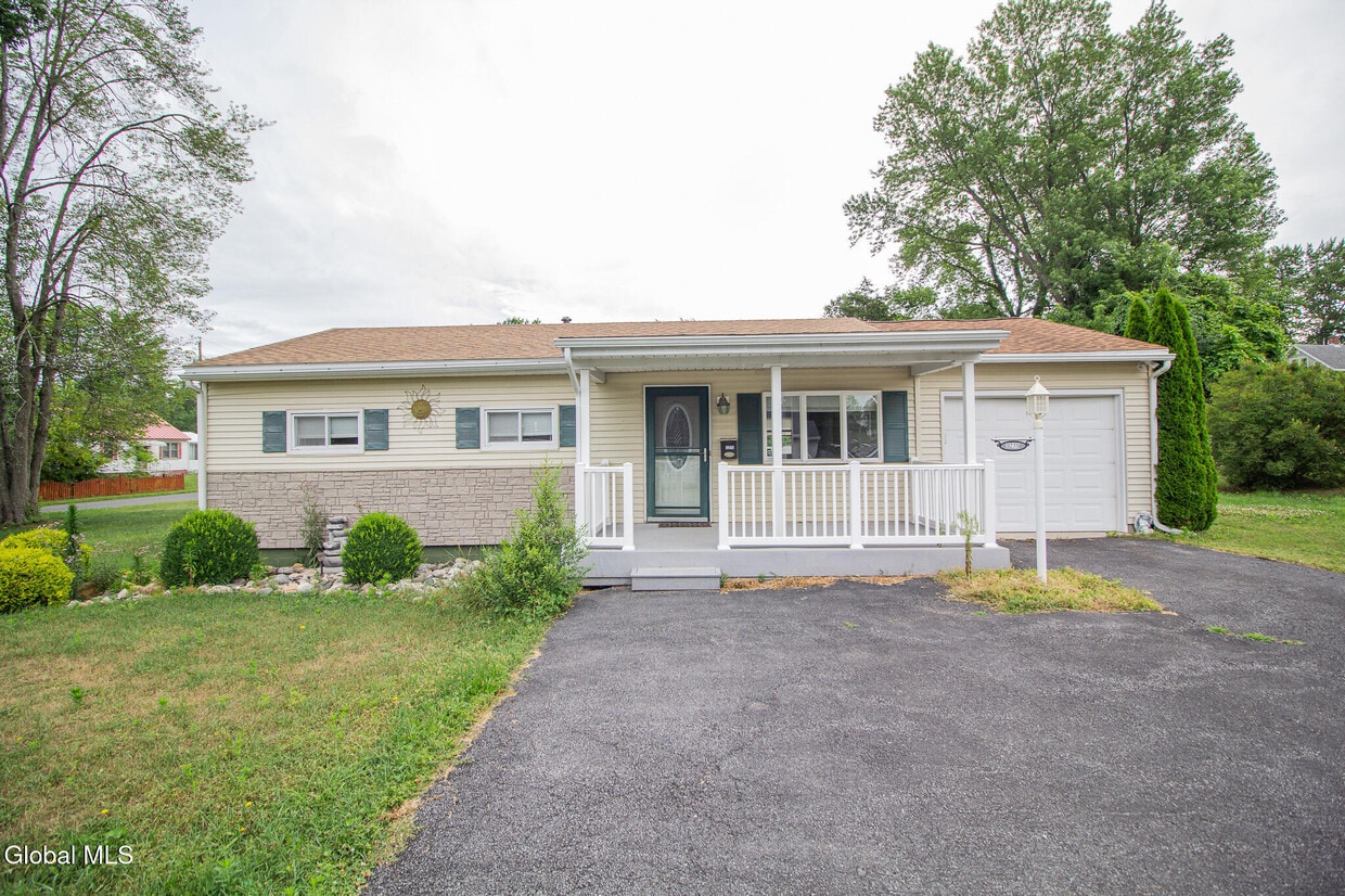 Primary Photo - 3275 Maryvale Dr