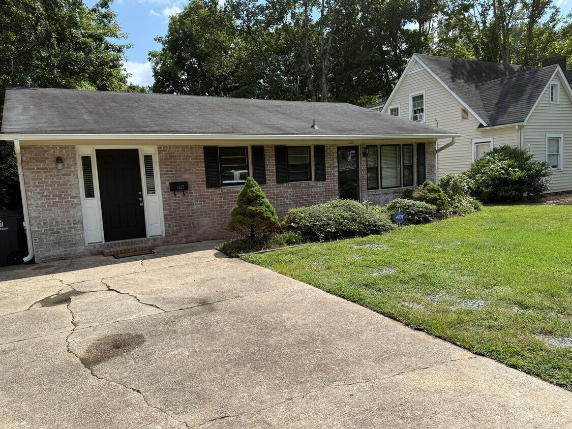 Foto principal - Charming 3BR House in Winston Salem