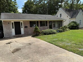 Building Photo - 1430 Polo Rd