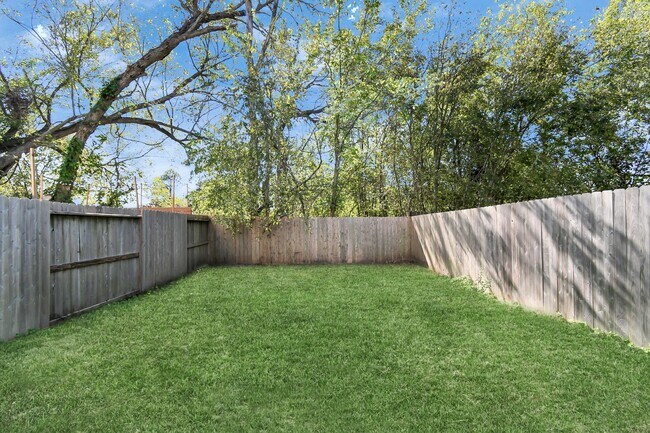 Foto del edificio - 3538 Noah St