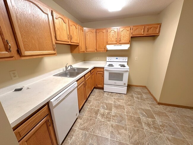 Foto del edificio - 831 Highview Dr