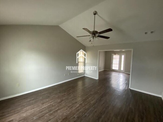 Building Photo - 3435 Shadow Oaks - Available Now!