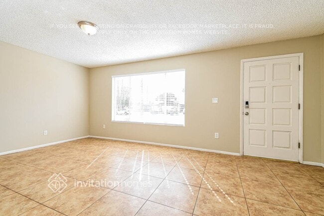 Building Photo - 514 E Westchester Dr