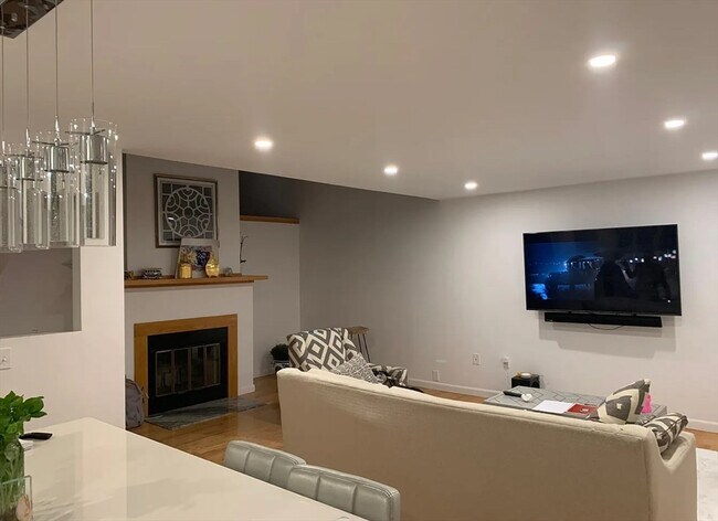 Foto del edificio - 802 Pine Brook Dr