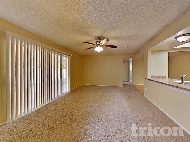 Foto del edificio - 3601 W Country Gables Dr