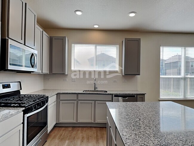 Foto del edificio - 2718 Meadowood Heights