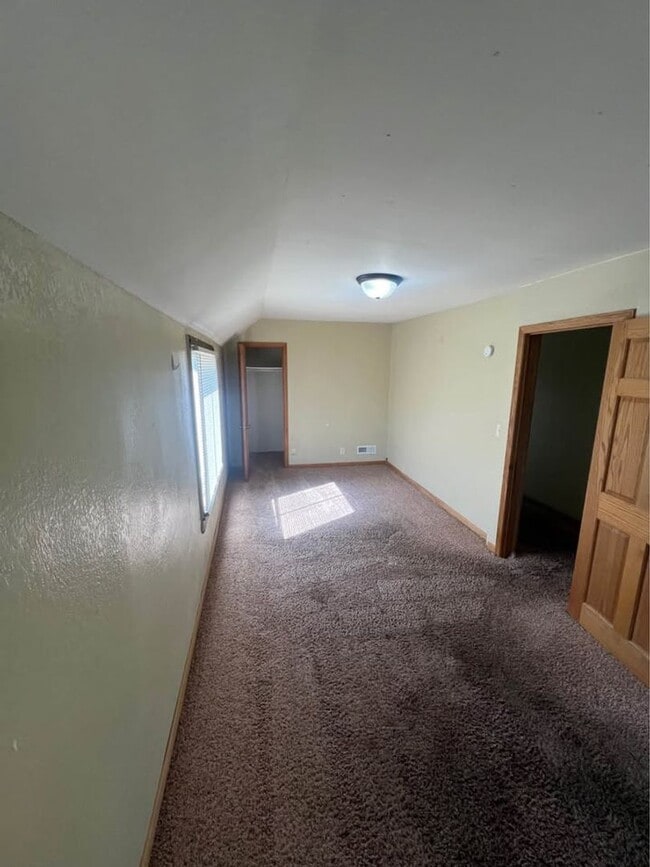 Foto del edificio - 831 7th Ave SE