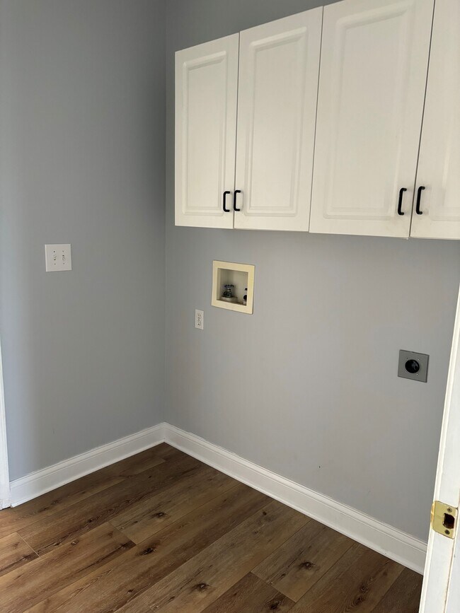 Foto del edificio - 1406 Windcrest Ct