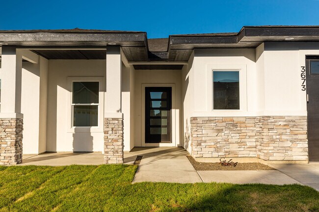 Building Photo - 3673 Julianite Ave