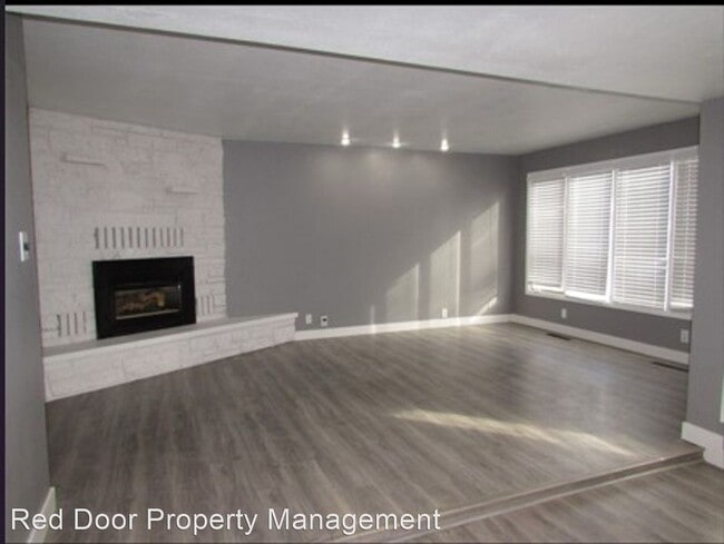 Building Photo - 3 br, 2 bath House - 2027 6th Ave S, Great...
