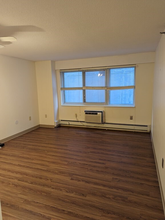 Building Photo - 130 Bowdoin St