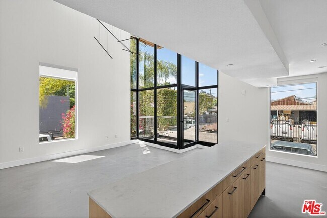 Foto del edificio - 2412 Eads St