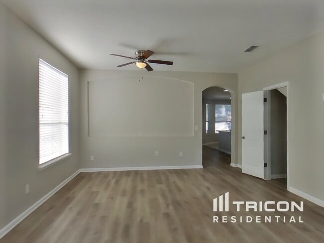 Building Photo - 10818 Birchard Ln