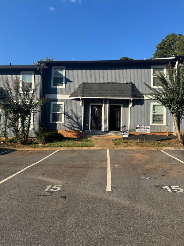 Foto del edificio - 2340 Beaver Ruin Rd