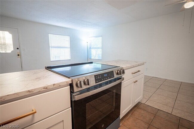 Building Photo - 1428 Lorilyn Ave