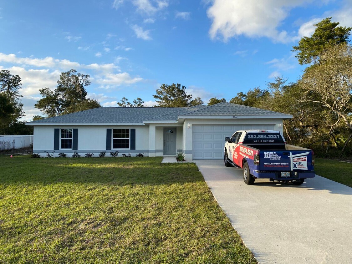 Primary Photo - Desirable SW Ocala Neighborhood 3/2/2 **WO...