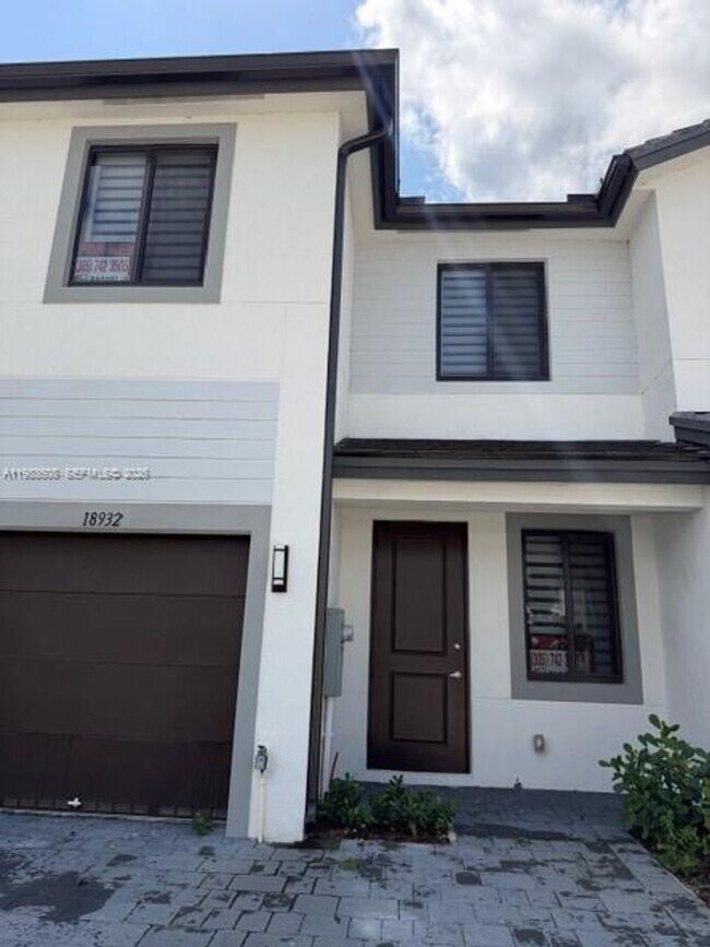 Foto del edificio - 18943 345th Ter