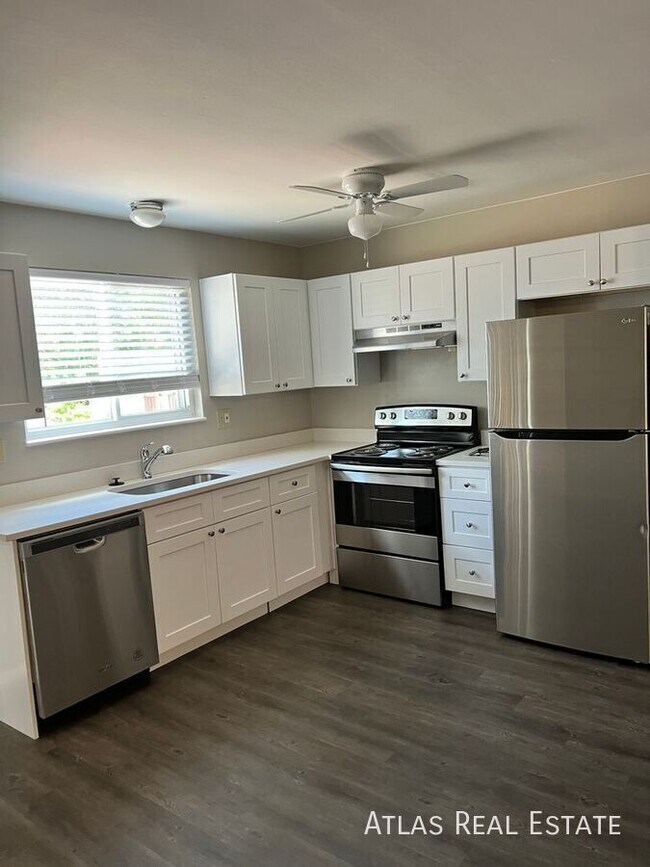 Foto del edificio - 11194 Forest Ave