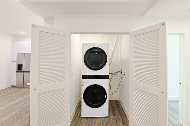 Foto del edificio - 4000 Mont Clair Apartments