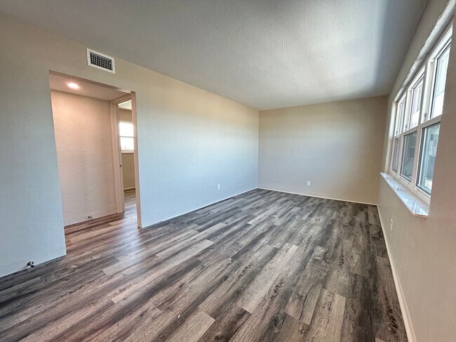 Building Photo - 1740 Ocean Shore Blvd