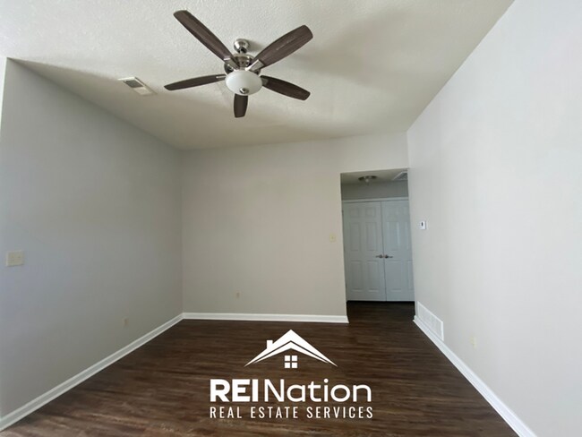 Photo - Charming 3BR/2BA Memphis Home with Vaulted Ceilings & Hardwood Floors!