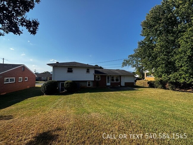 Building Photo - 1511 Narcissus St