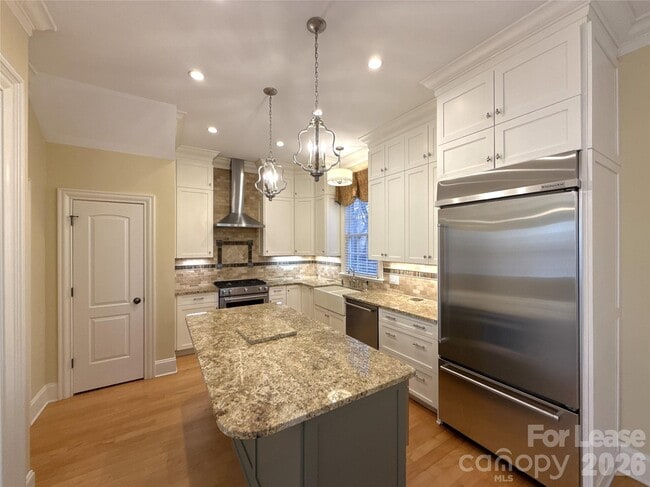 Building Photo - 1109 S Kings Dr